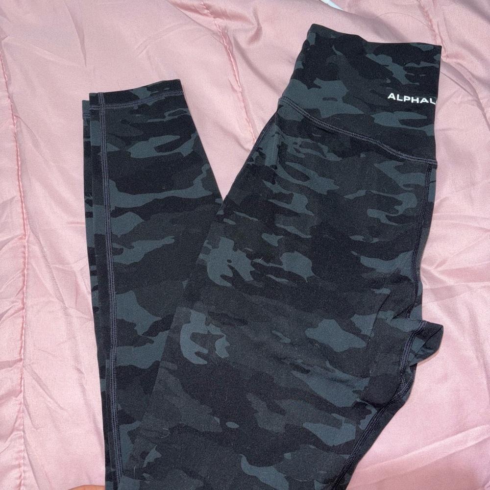 Alphalete Dark Camo Leggings